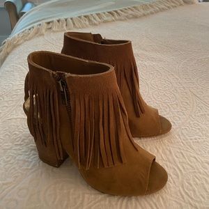 Carlos Santana Fringe Wedges